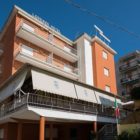 Hotel Lorenzo 塞勒里古 外观 照片