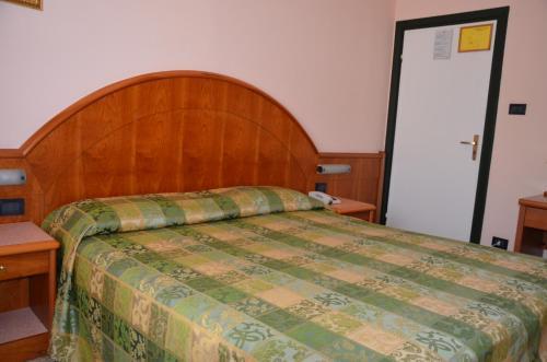 Hotel Lorenzo 塞勒里古 外观 照片